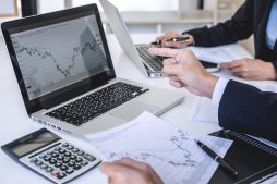 10 sites para você aprender tudo sobre investimento