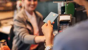 Cómo conseguir una tarjeta de crédito con ingresos bajos en Perú