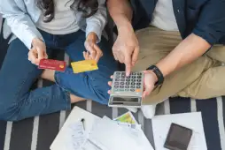 Pagar um cartão de crédito com outro